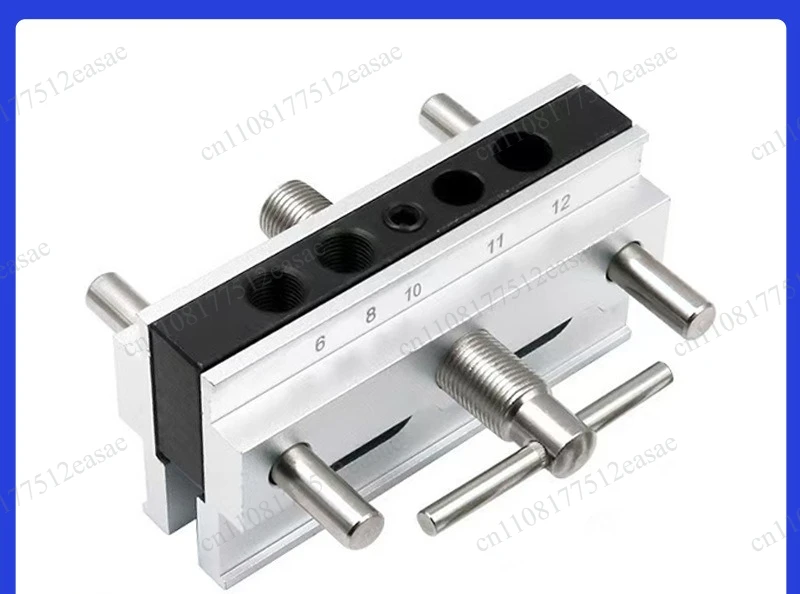 Woodworking straight hole punching positioner