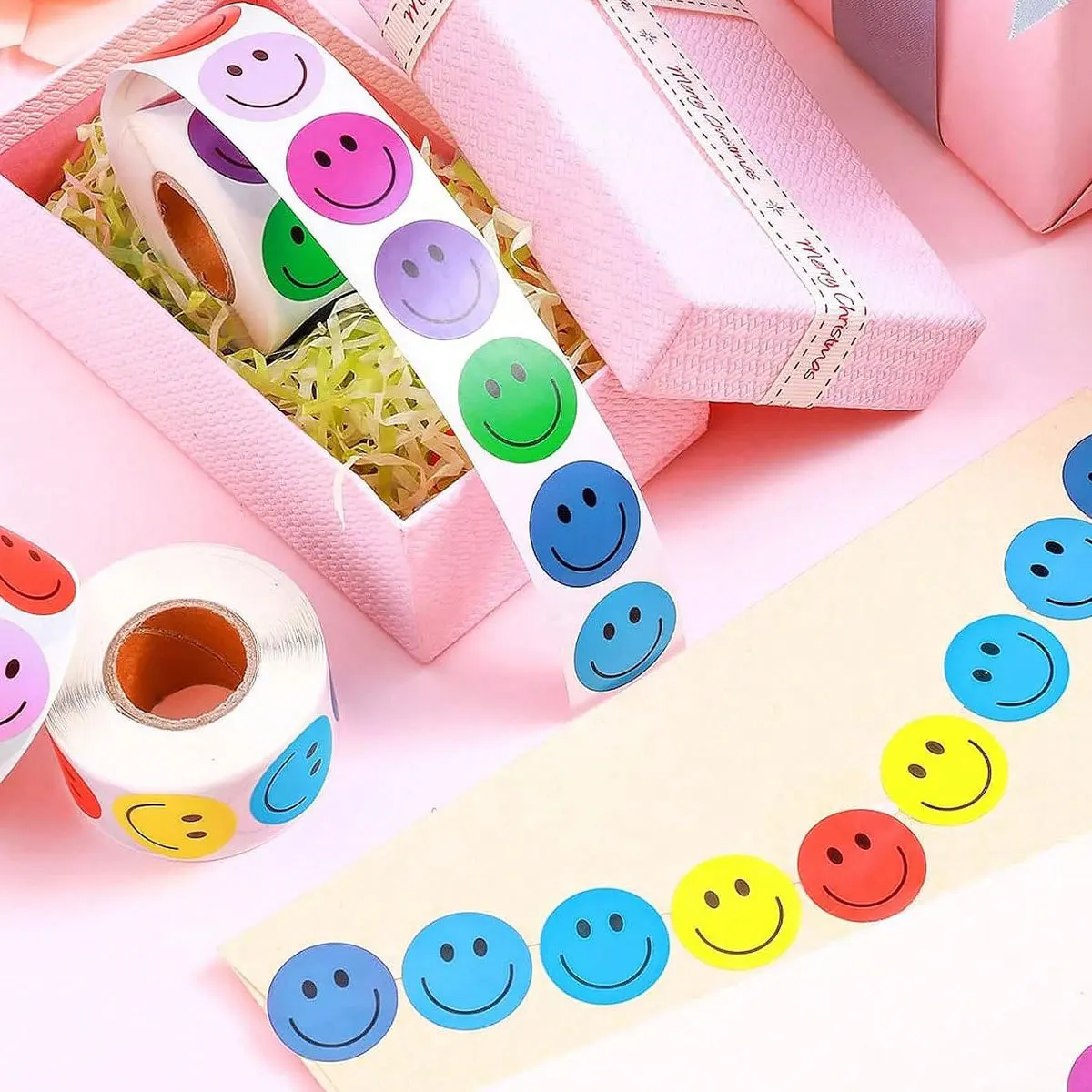 500pcs Smiling Face Paper Sticker, Cute Circular Sealing Stickers for Party Gift Decoration, Round Learning Reward Stickers C338