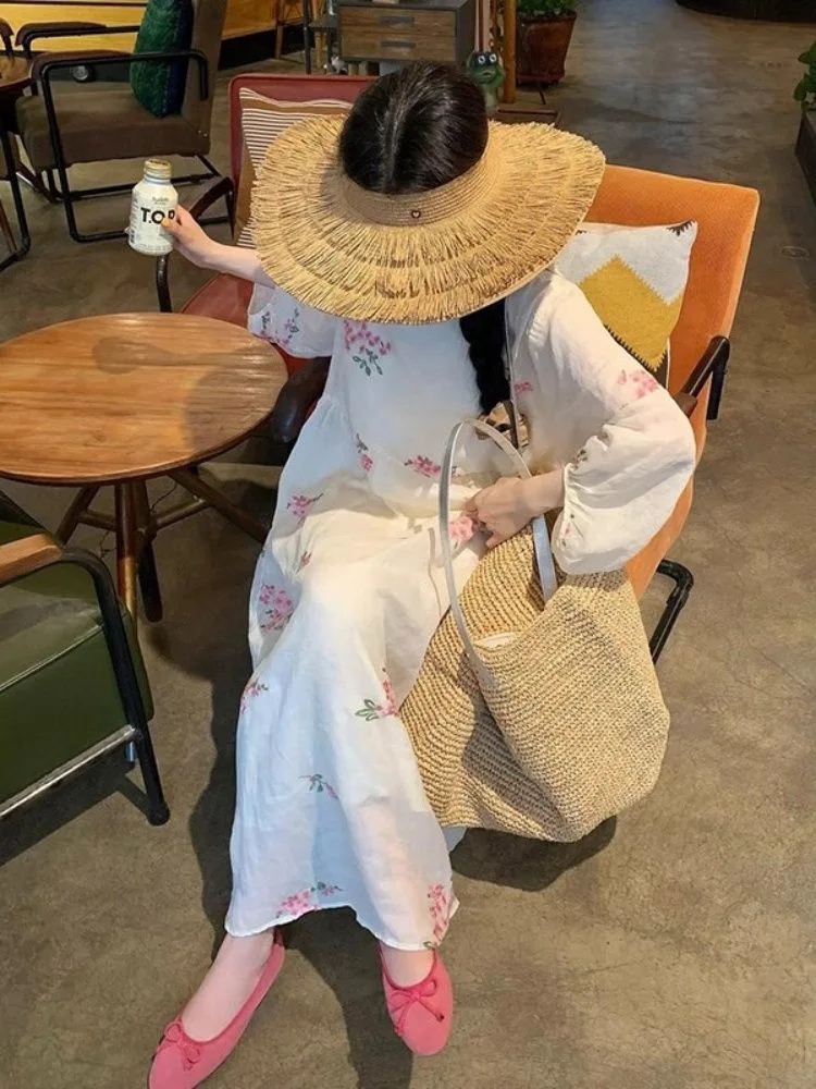 กระโปรงทรงเอพิมพ์ลายดอกไม้สีขาว ไซส์พลัส ผ้าโพลีเอสเตอร์ เอวสูง ทรงหลวม สไตล์ลำลอง เหมาะสำหรับใส่ไปเที่ยวทะเล