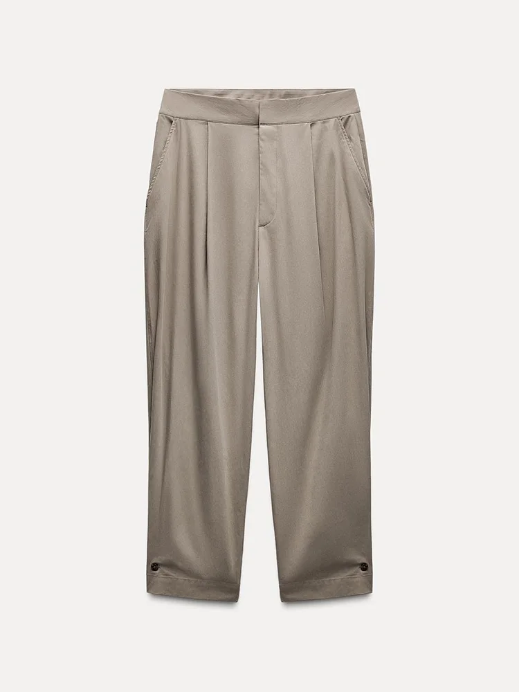 

New Autumn Women's round Ne ort Sve irt Button Decorated Long Pants Faion Set 2024 Seasonal Release