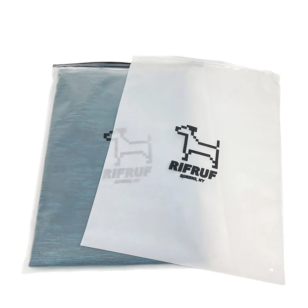 50 Stück matte transparente Reißverschlusstaschen für Hemdenverpackungen, Firmenproduktversandtaschen, mit individuellem Logodruck. – Detail 4
