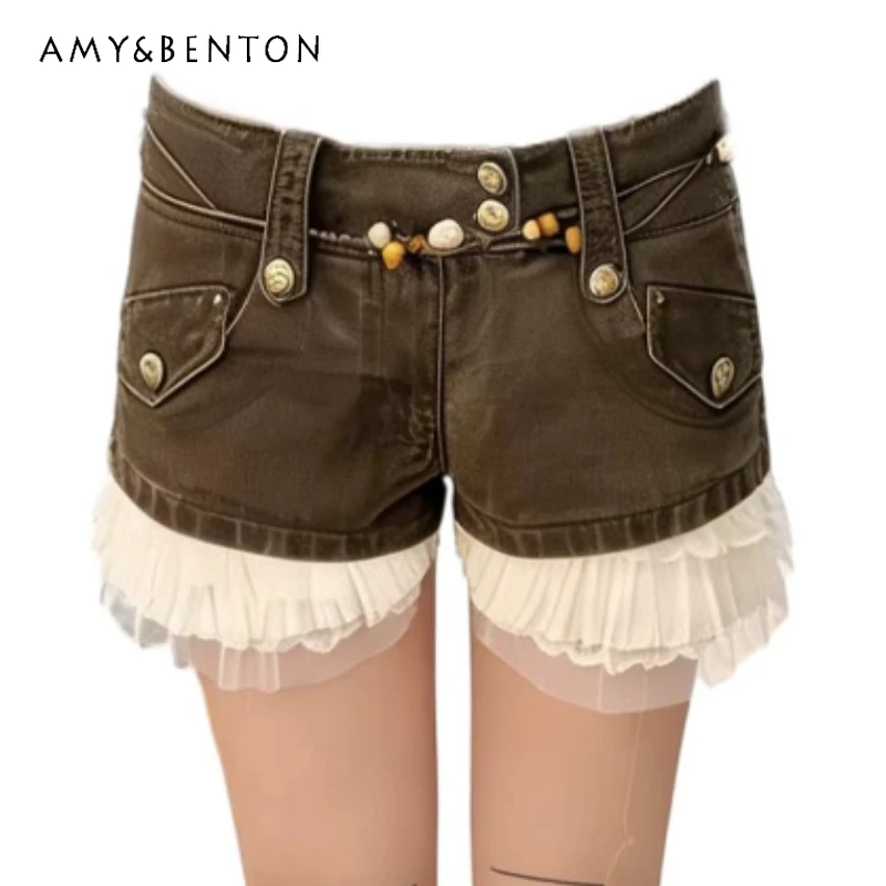 

Американские ретро-джинсы с кружевными вставками и декоративной отделкой, женские, весна-лето 2026, новые, с низкой посадкой, дизайн в стиле Hot Girl, коричневые, короткие, для женщин