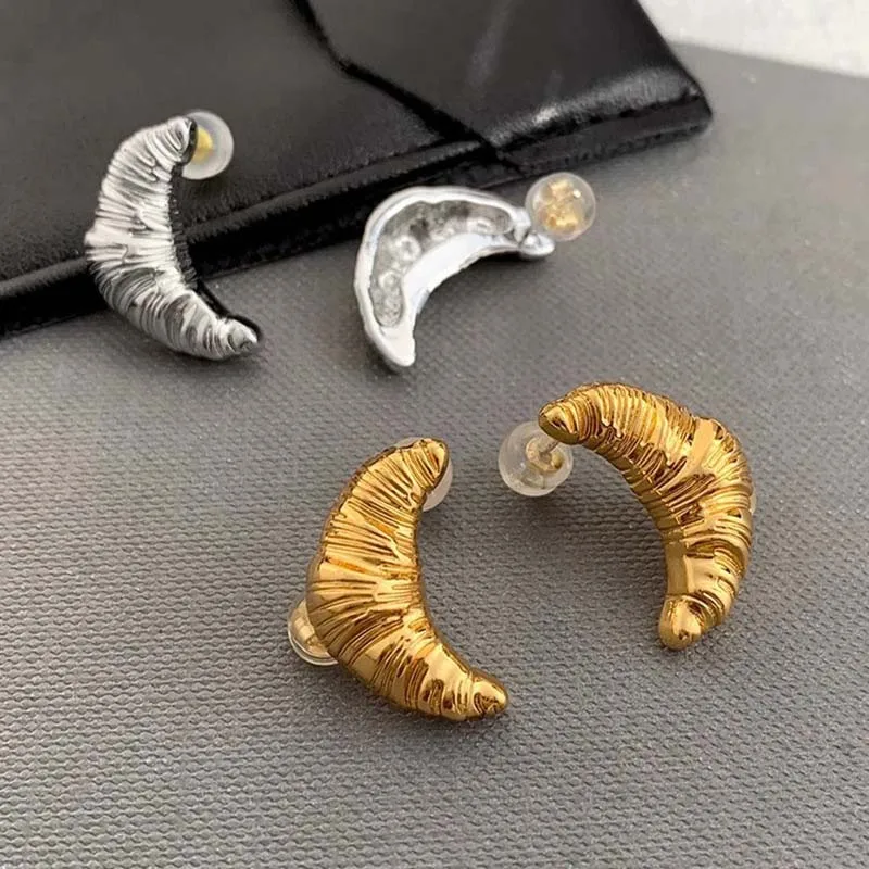 New Trendy Gold Color Croissant Stud Earrings for Women Girls Vintage Metal Moon Texture Chic Earring Jewelry Gifts 2024