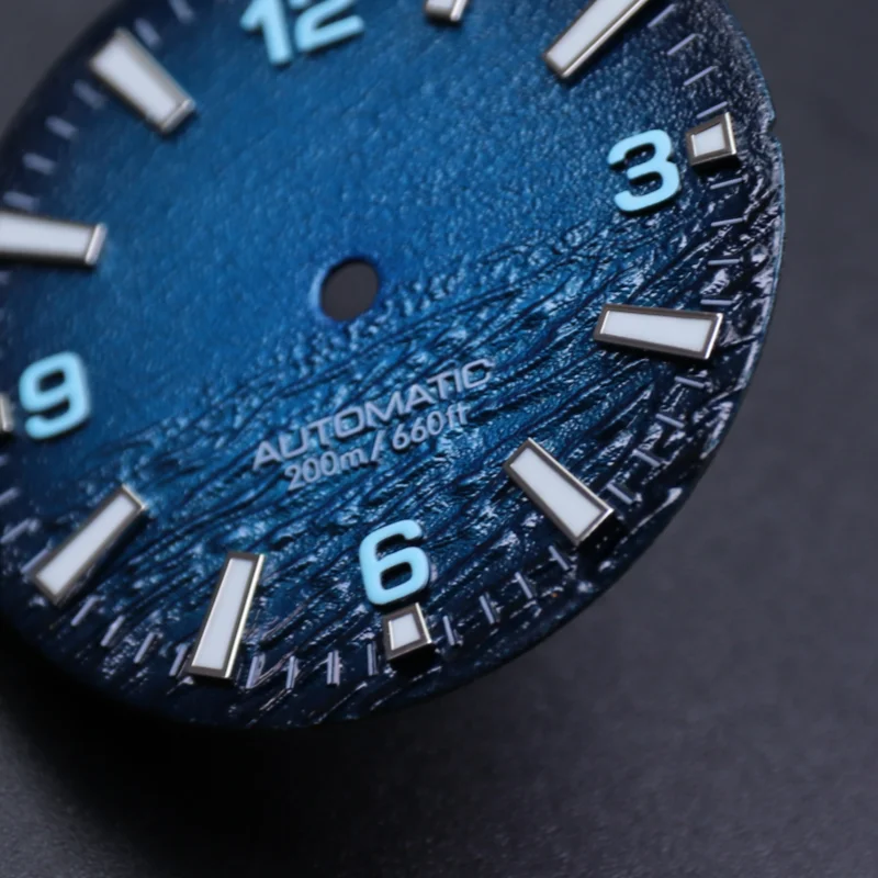 نمط جديد البحر جودة عالية 28.5 مللي متر ساعة الغوص 3 أو 3.8 تاج الهاتفي الوجه لحركة Seik Nh35 Skx007 تعديل مع C3 Bgw9 مضيئة