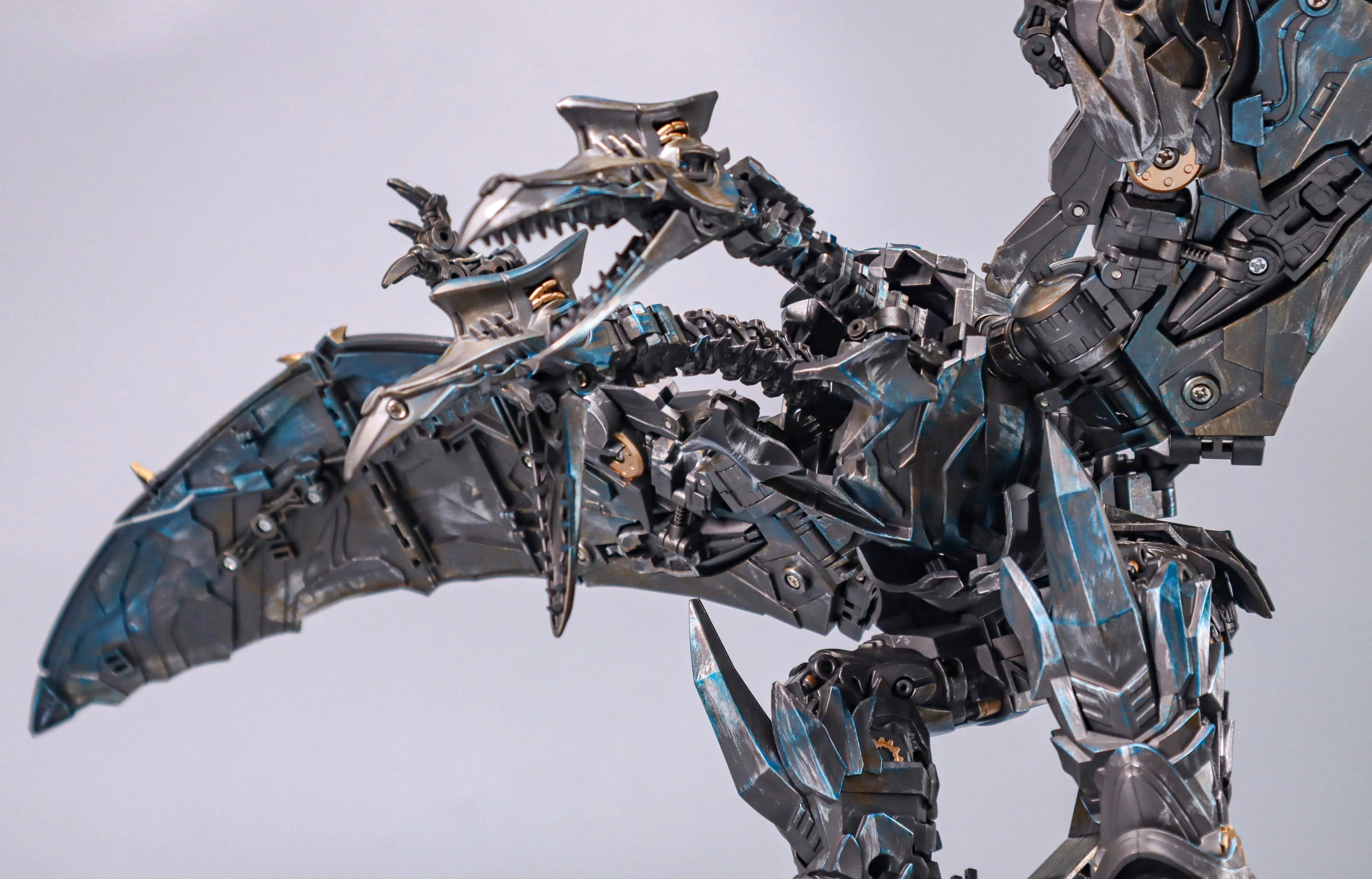 [มีสินค้าในสต็อก] หุ่นยนต์แปลงร่าง BAIWEI รุ่น TW-1104 TW1104 Strafe Robot Swoop แอ็คชั่นฟิกเกอร์ ขนาด 27 ซม.