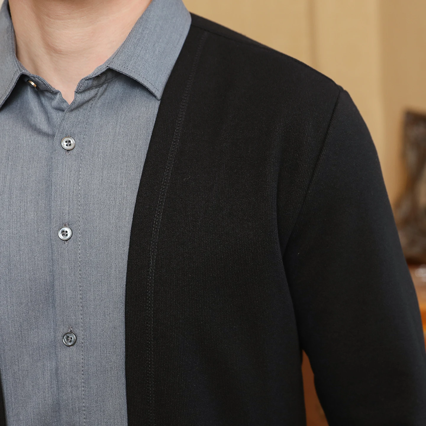 เสื้อสเวตเตอร์ผู้ชายดีไซน์ต่อผ้าแฟชั่น คุณภาพสูง สไตล์ลำลองธุรกิจ ทรงเข้ารูป แขนยาว แมทช์ได้กับทุกชุด ถักทออย่างดี