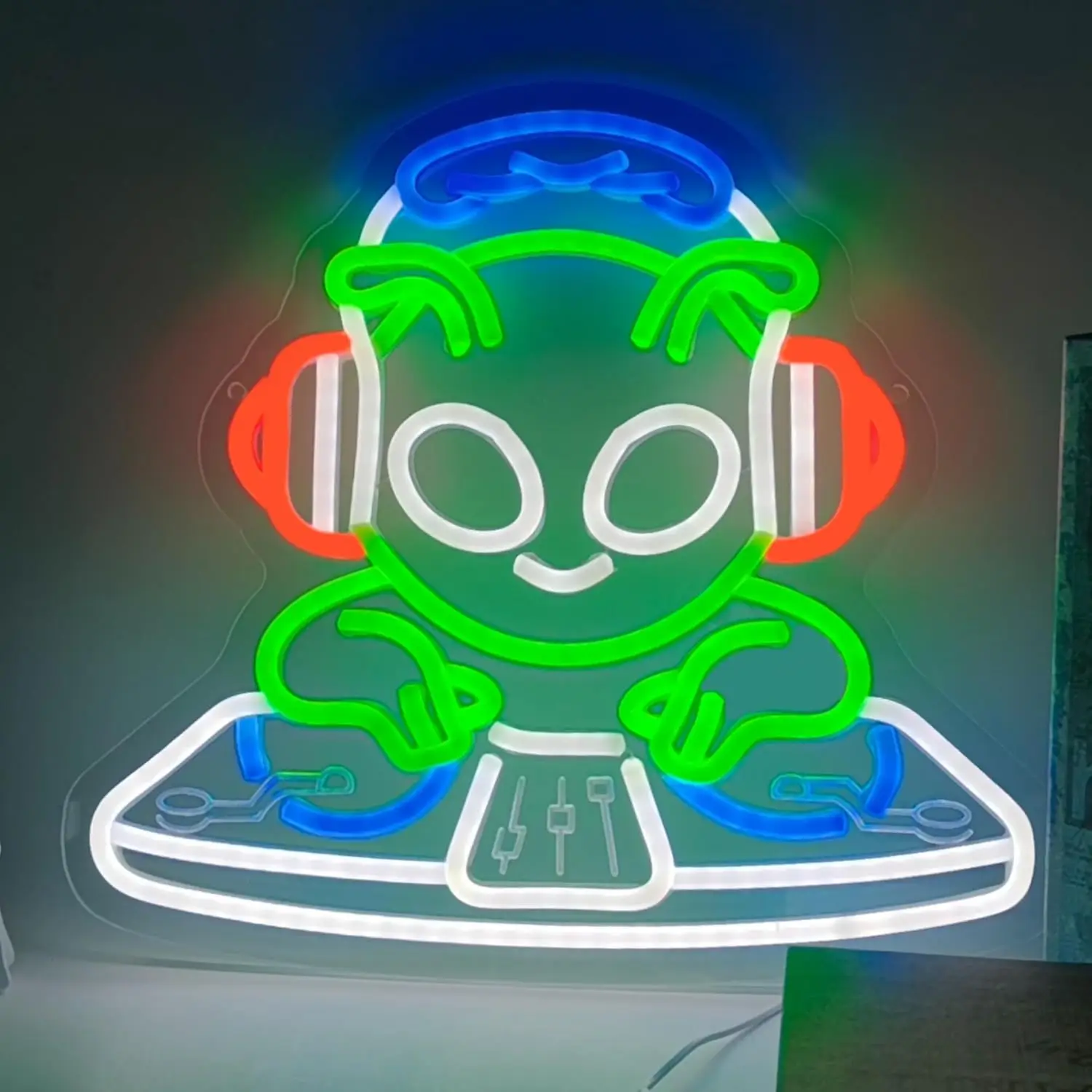 

Green Alien Neon Sign Music Wall Lights for Bar Bedroom Game Room Man Cave Party Decor Electronic Art Draw Birthday Gifts ﻿