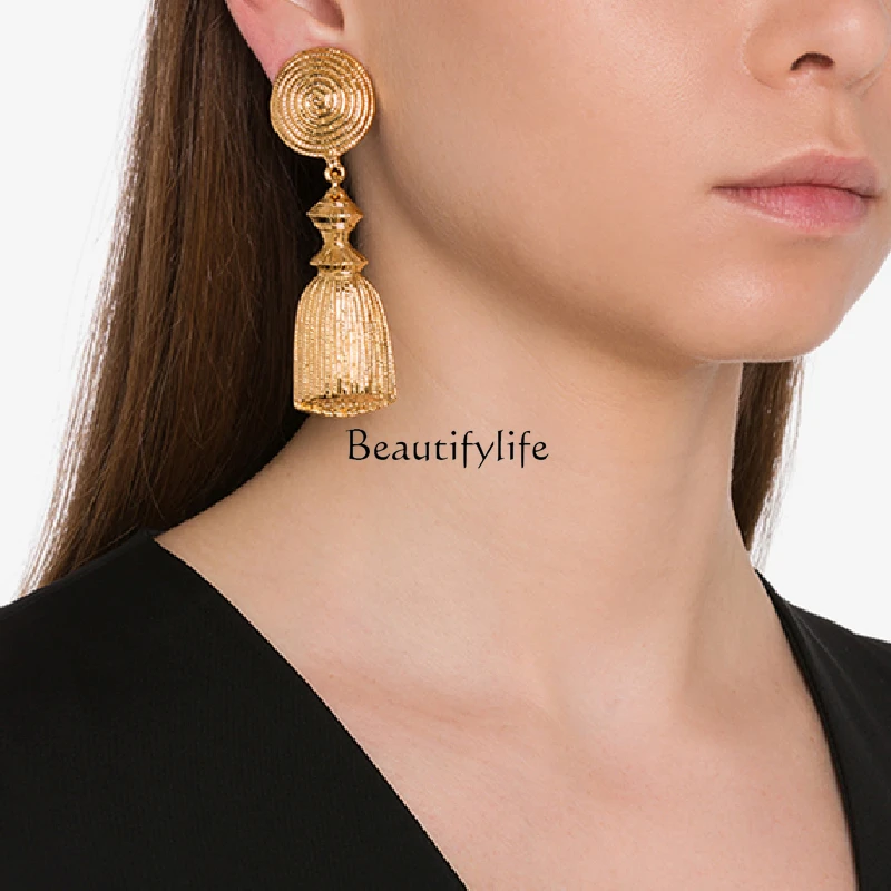 Mid-Ancient round Metal Tassel Earrings Elegant High Sense Retro Exaggerated Earrings