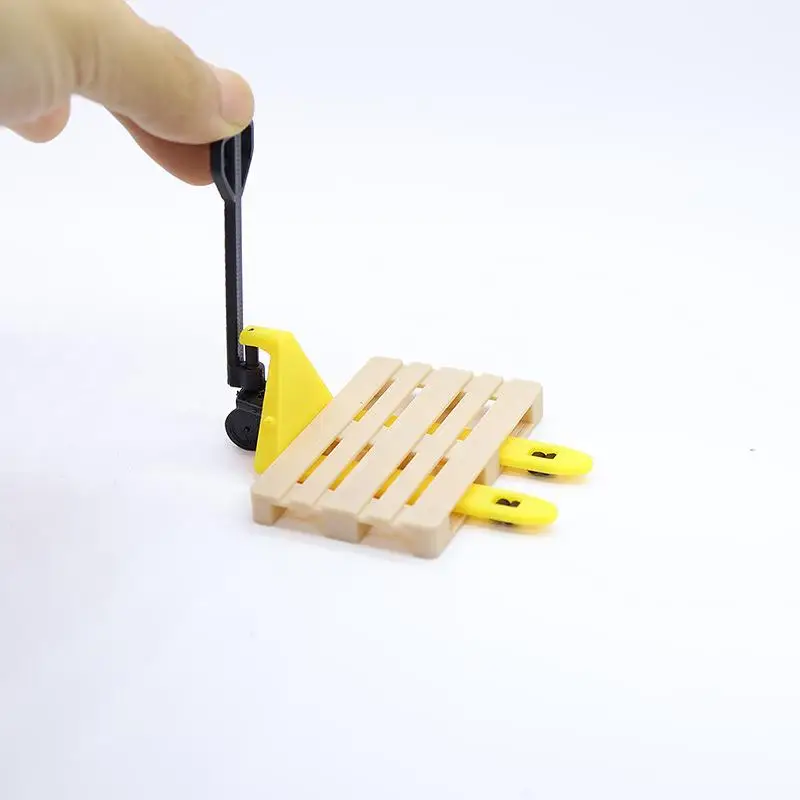 

2Pcs Miniature Forklift Transporter Tray Toy Set for Dollhouse Play Scene 1/12 Scale Simulation Kids Gift Educational Playset