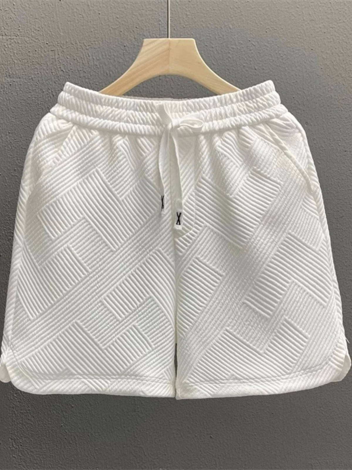 سراويل قصيرة بيضاء أنيقة للرجال سراويل صيفية عصرية بخمس نقاط للمنزل والخارج نصف طول من ألياف البوليستر المركبة