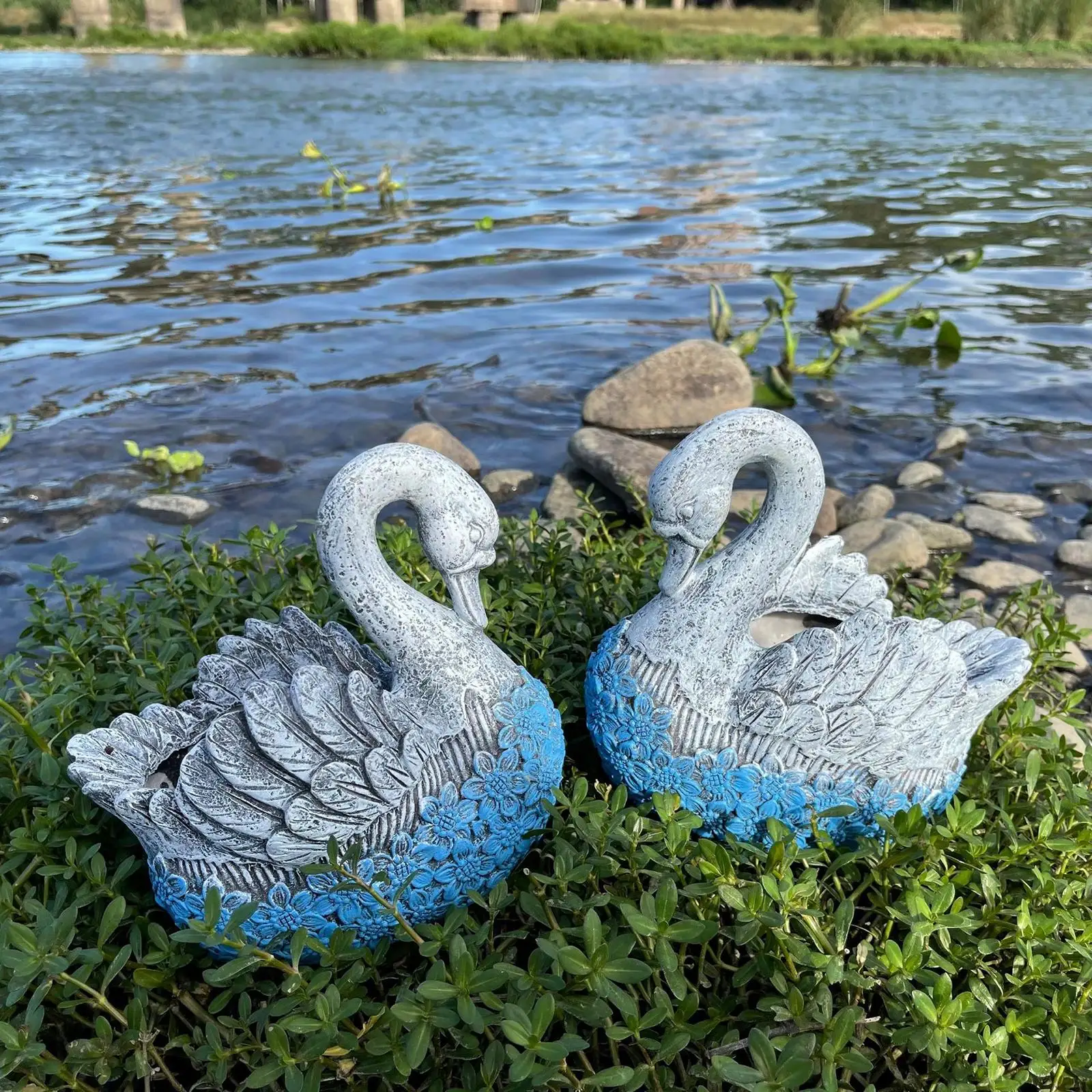 Swan Flowerpot Large Resin Outdoor Potted Plant Container Elegant Planter for Garden Patio Yard Veranda Decoration