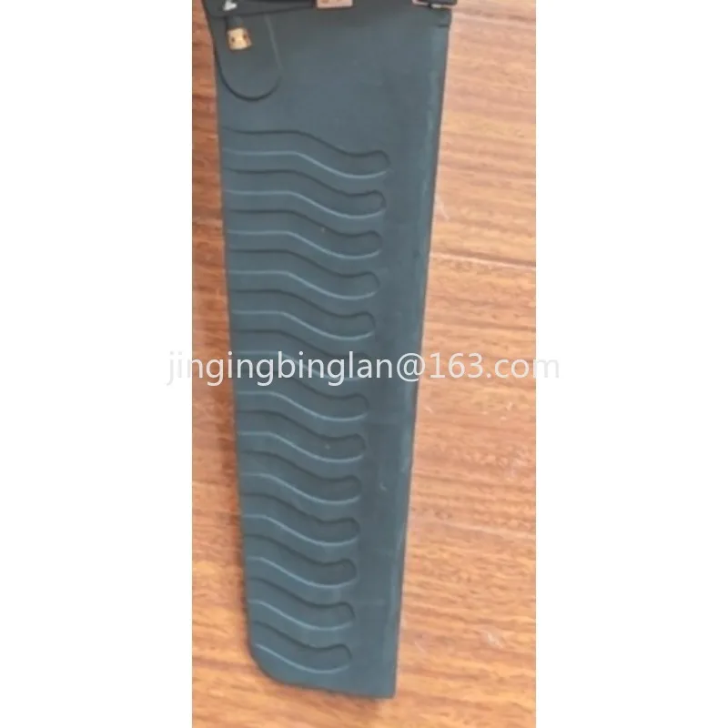 1 piece of high-quality fin pedal fins supplied by the manufacturer