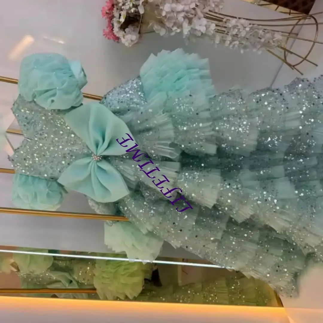 

Белые платья с цветочным узором для девочек по индивидуальному заказу на свадьбу, многослойное тюлевое платье с перьями и блестками, детское платье с бантом для дня рождения, первого причастия