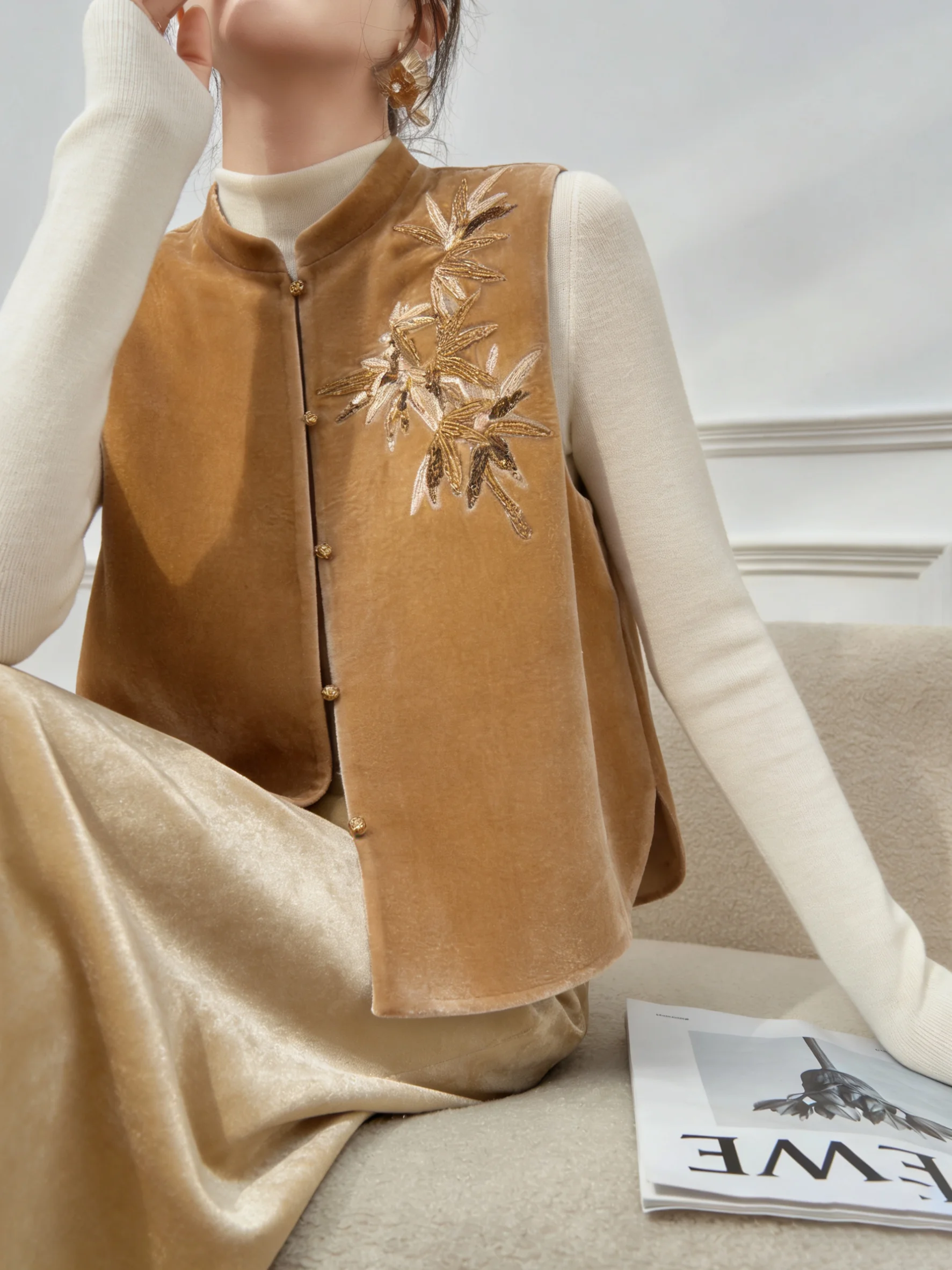 

Stunning New Chinese Sle Velvet Camellia Vest And Skirt Set Women's High Collar Embroidery Heavy Work Spring Faion