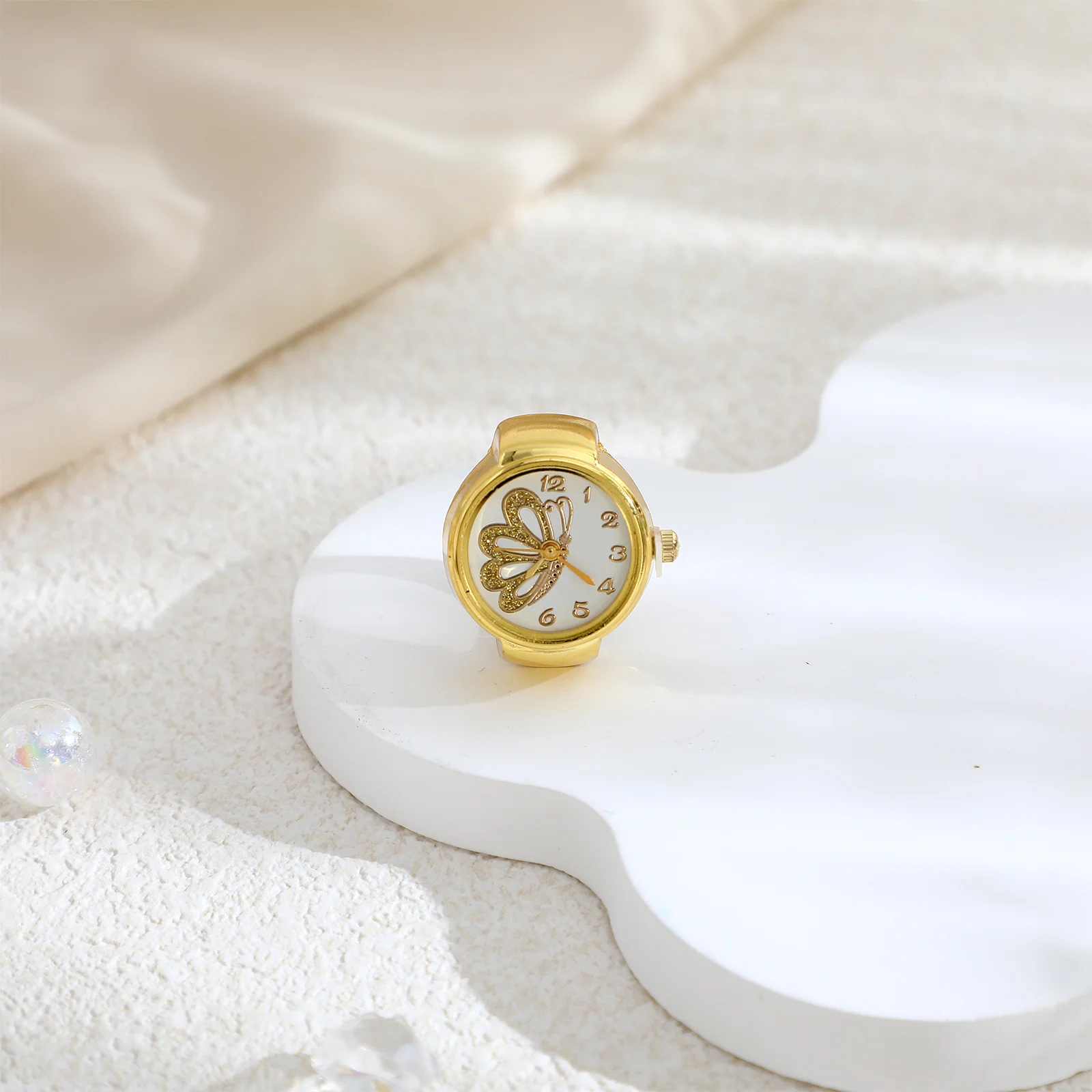 

1Pcs Golden Alloy Ring Watch with Butterflies Design Finger Jewelry for Women Stylish and Portable Timepiece Accessory Gift
