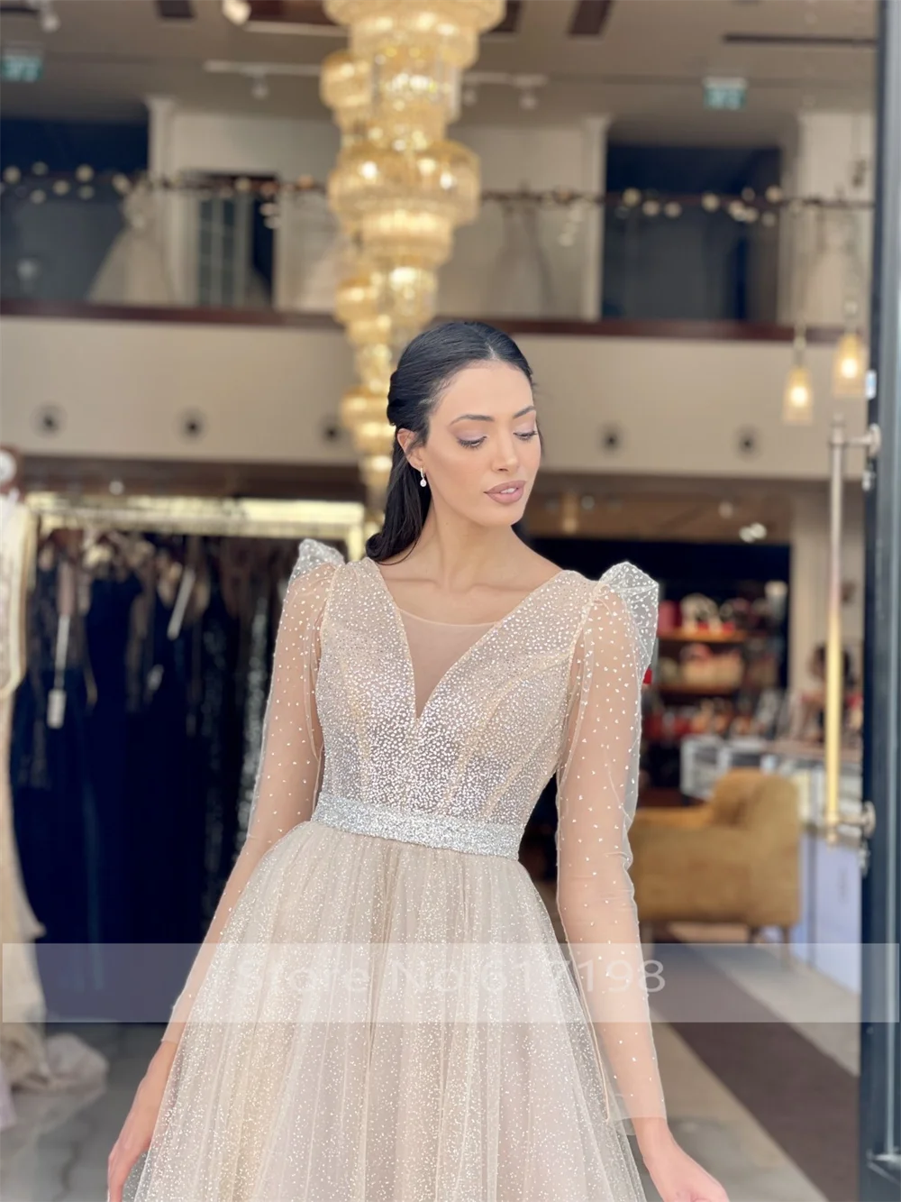 Schickes V-Ausschnitt Tüll Pailletten funkelnd A-Linie formelles Ballkleid mit langen Illusions ärmeln knöchel langen Ballkleid Vestidos de Gala