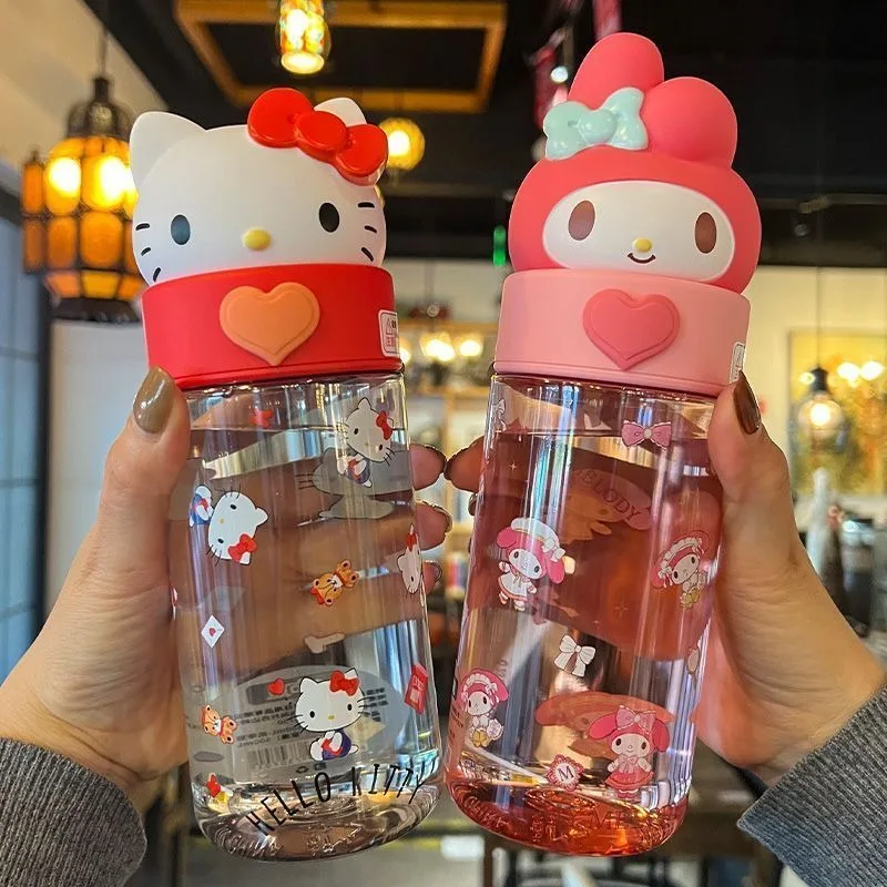 

Милый пластиковый стакан Sanrio без трубочки с персонажами Hello Kitty, Cinnamoroll, Hangyodon, Kuromi, My Melody. Летние школьные игрушки в стиле каваи.