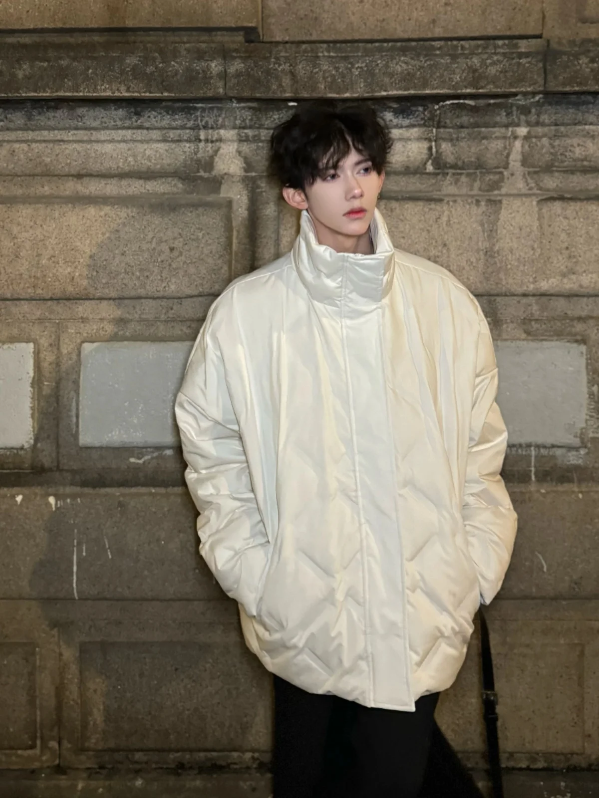 

Мужская зимняя куртка Cleanfit White Diamond Pattern с высоким воротником, плиссировкой и узором из ромбов, в стиле High Street Vibe