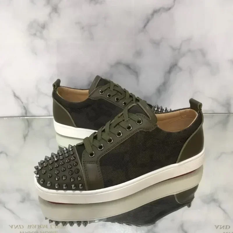 

Low Cut Couple Luxury Red Bottom Shoes for Men Trainers Driving Spiked Bar Rivets Toecap Green Net Graffiti Genuine Leather