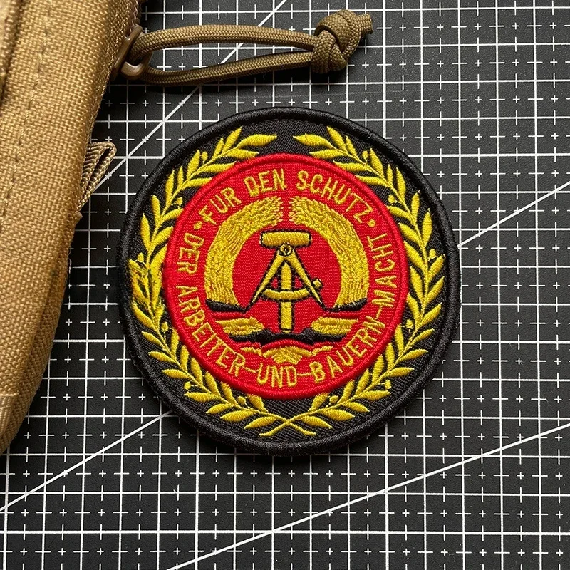 DDR Ostdeutschland Adler Metall Moral Abzeichen Ost deutsch gestickte Patch taktische militärische Patches Rucksack Aufkleber Emblem