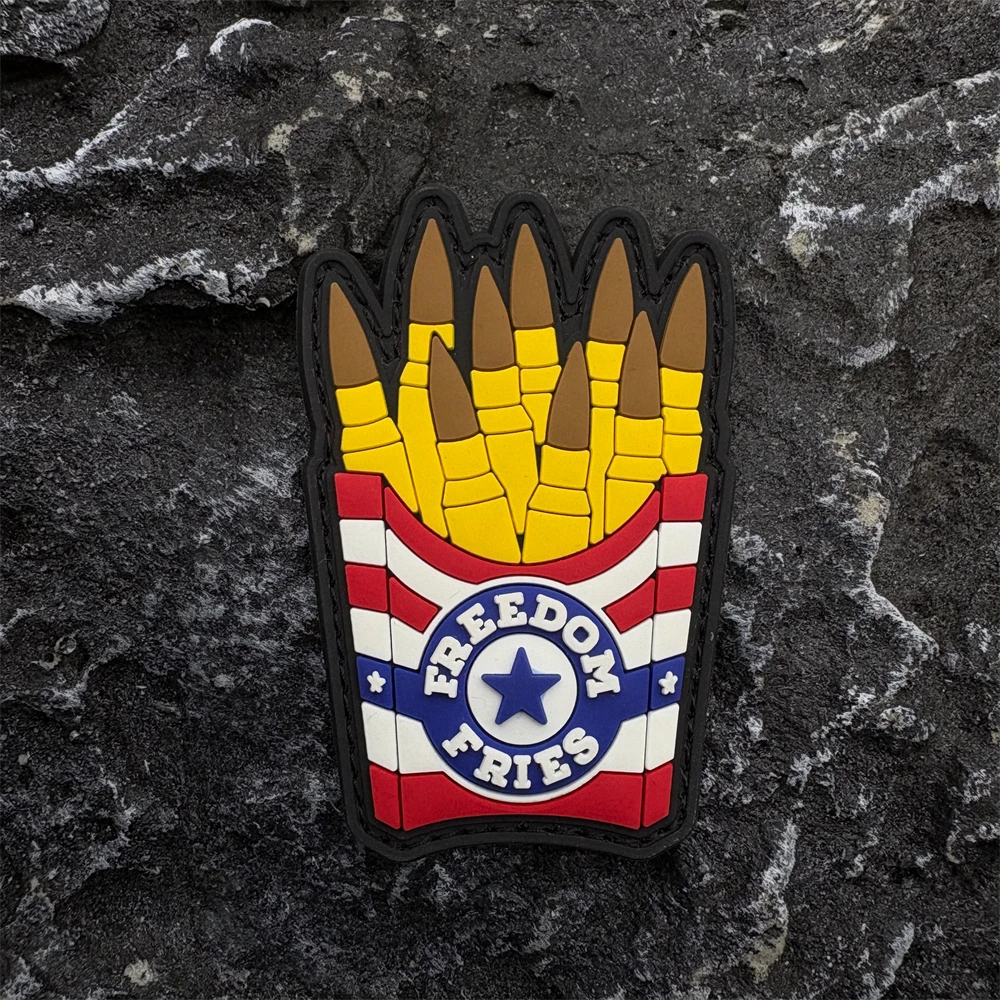 Arm-Patch mit Alien-förmigem Pommes-Frites-Design, aus PVC-Material, das im Dunkeln leuchtet, wird mit passender Fleecejacke, Rucksack, Mütze und Gepäck-Dekorations-Patch geliefert.
