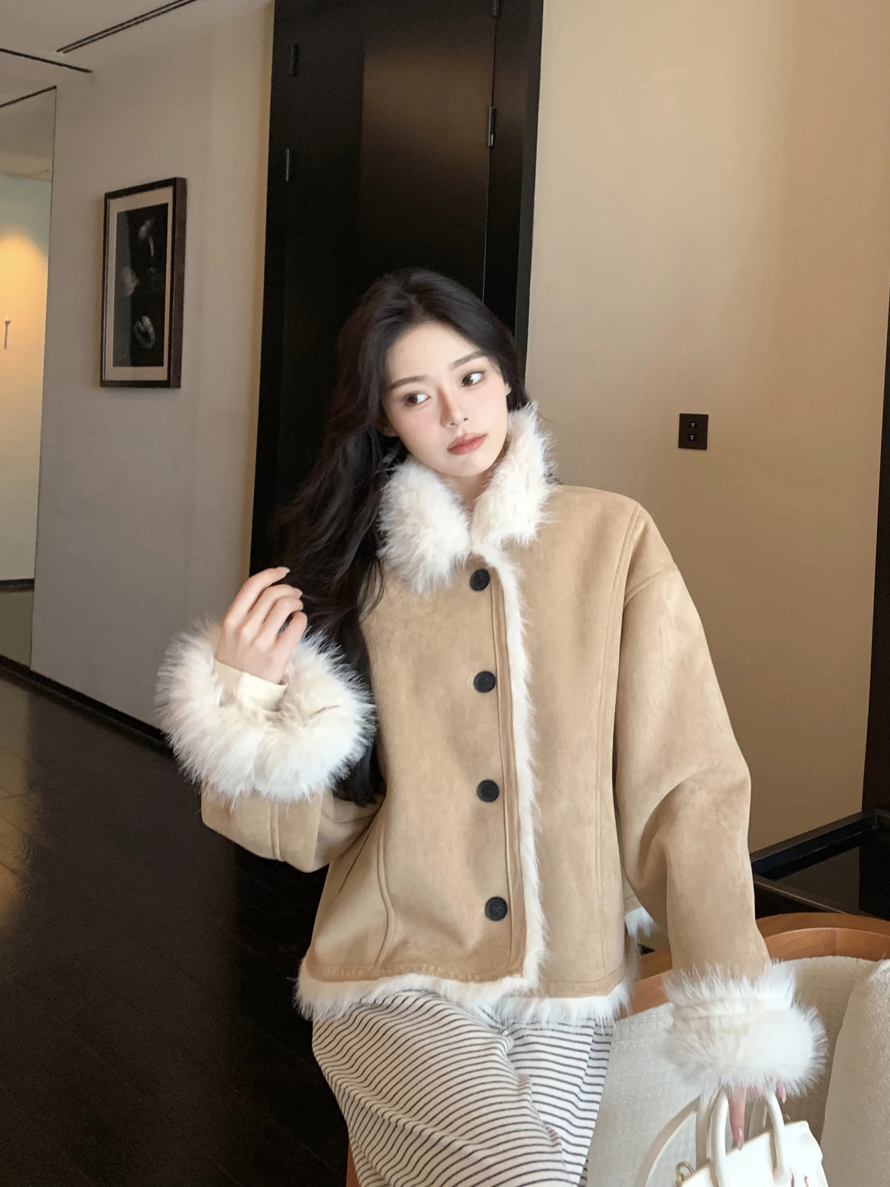 Buou ジェントルウィンド スエードカラー ショートジャケット レディース 秋冬 厚手 レザー ファー一体型コート ボタン留め 長袖