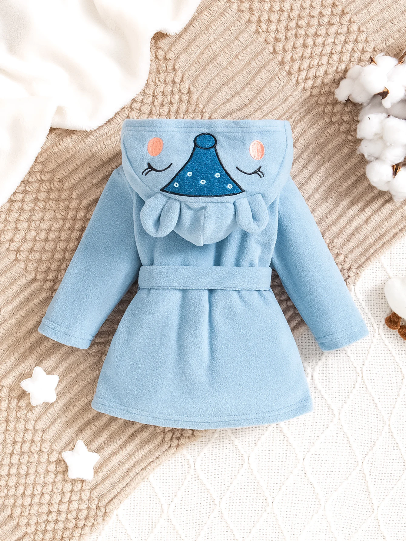 Baby clothes with cute animal patterns and hooded strap design for boys' sleeping gowns