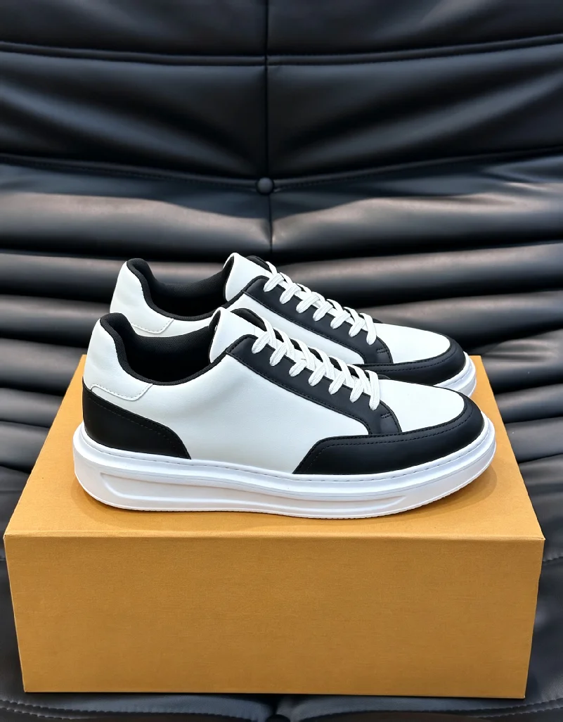Cream White with Black Sole Unisex Casual Board Shoes for Men and Women, Lightweight Anti Slip Flat Footwear, Classic Contrast Color Versatile Low Top Footwear, Eye-catching Sole Design