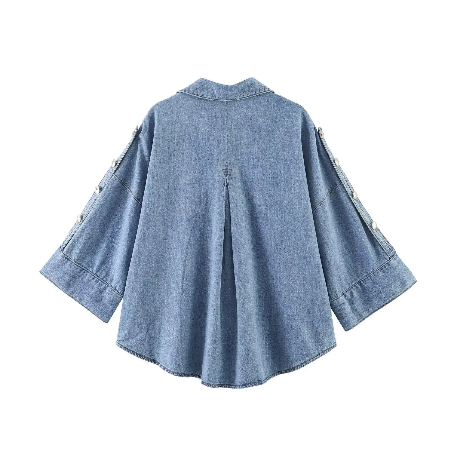 Oversized Light Blue Denim Shirt for Women Three Quarter Sleeve V-Neck Washed Jean Top with Chest Pocket Casual Lapel Coat
