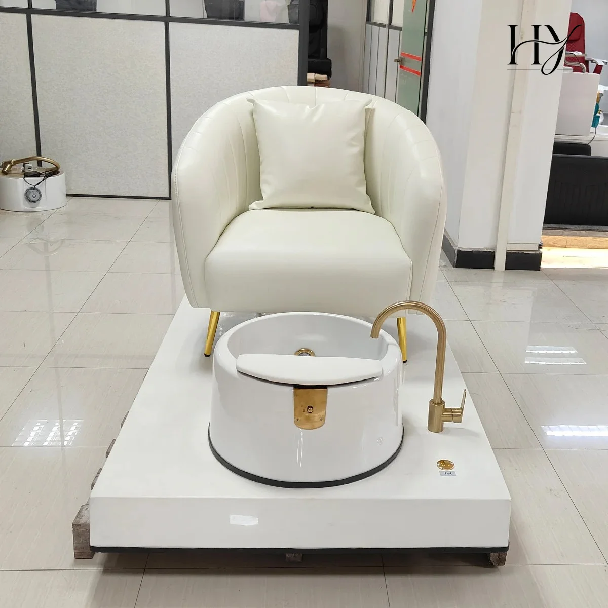 Luxury Pedicure Manicure Chair With Foot Basin Spa Foot Massage Reclining Sofa Beauty Salon Nail Salon Furniture