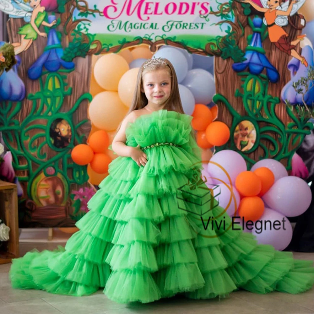 Green Tiered Flower Girls Dresses with Crystal 2023 Summer New Sweep Train Christmas Gowns New Zipper Back فلور فتاة اللباس