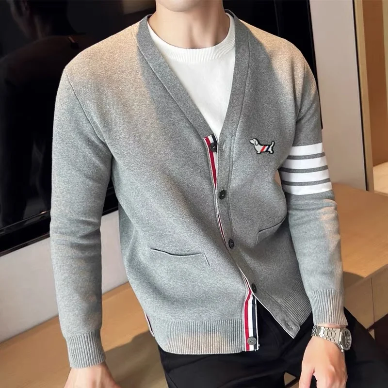 Luxury Brand knitted cardigan men's autumn new fashion striped boutique cartoon dog embossed hem slit design V-neck sweater coat