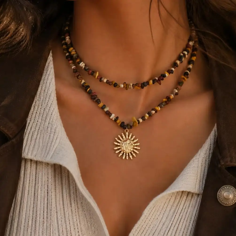 Boho Layered Chip Stone Necklace Gold Sun Pendant Beaded Chain Vintage Multilayer Neck Jewelry For Women Daily Party Wear