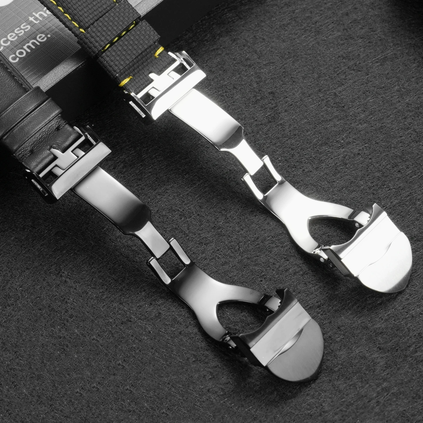 튜더 91210N 노스 플래그 폴라 타입 시리즈 플루오로러버 폴딩 버클 남성용 시계 밴드용 22x12mm 볼록 가죽 스트랩 팔찌