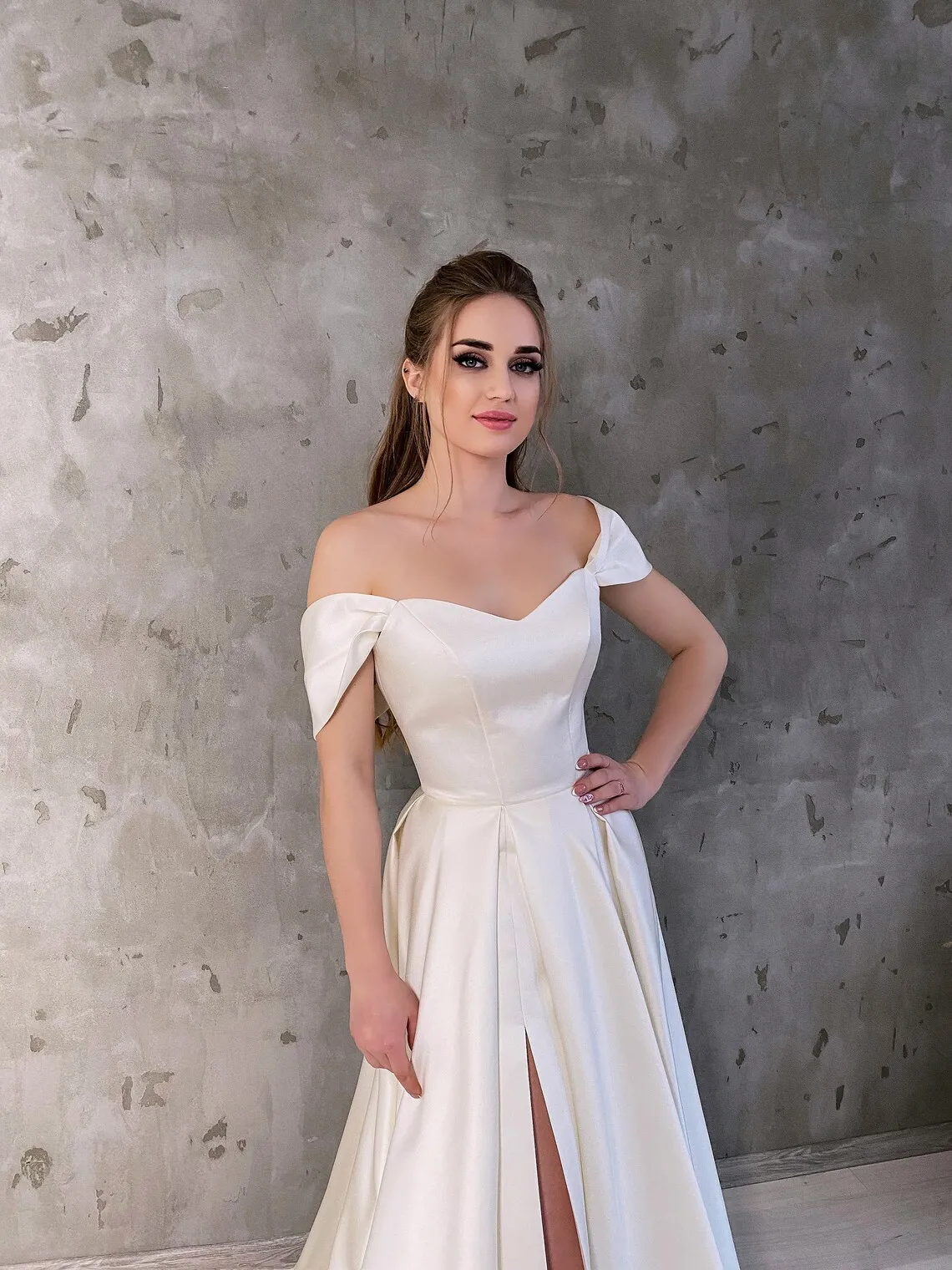 Satin Wedding Dresses Off Shoulder Long Floor Length with Slit A Line V Neck Simple Elegant Bridal Gown Formal Women Bride Dress