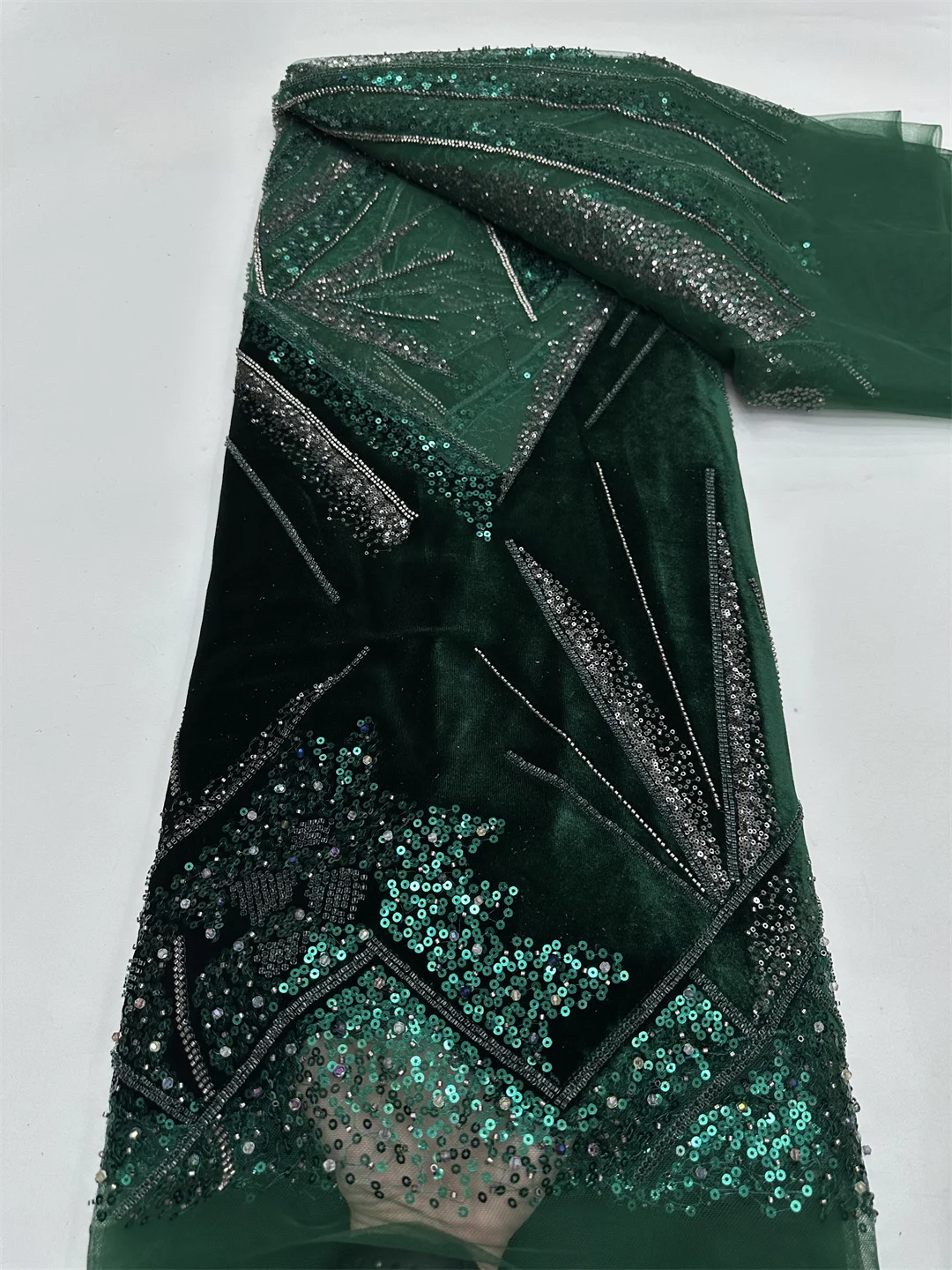

Hot Selling African Velvet Lace Fabric 2026 High Quality Nigerian Beaded Sequins Embroidery Lace Fabric For Bridal Wedding Dress