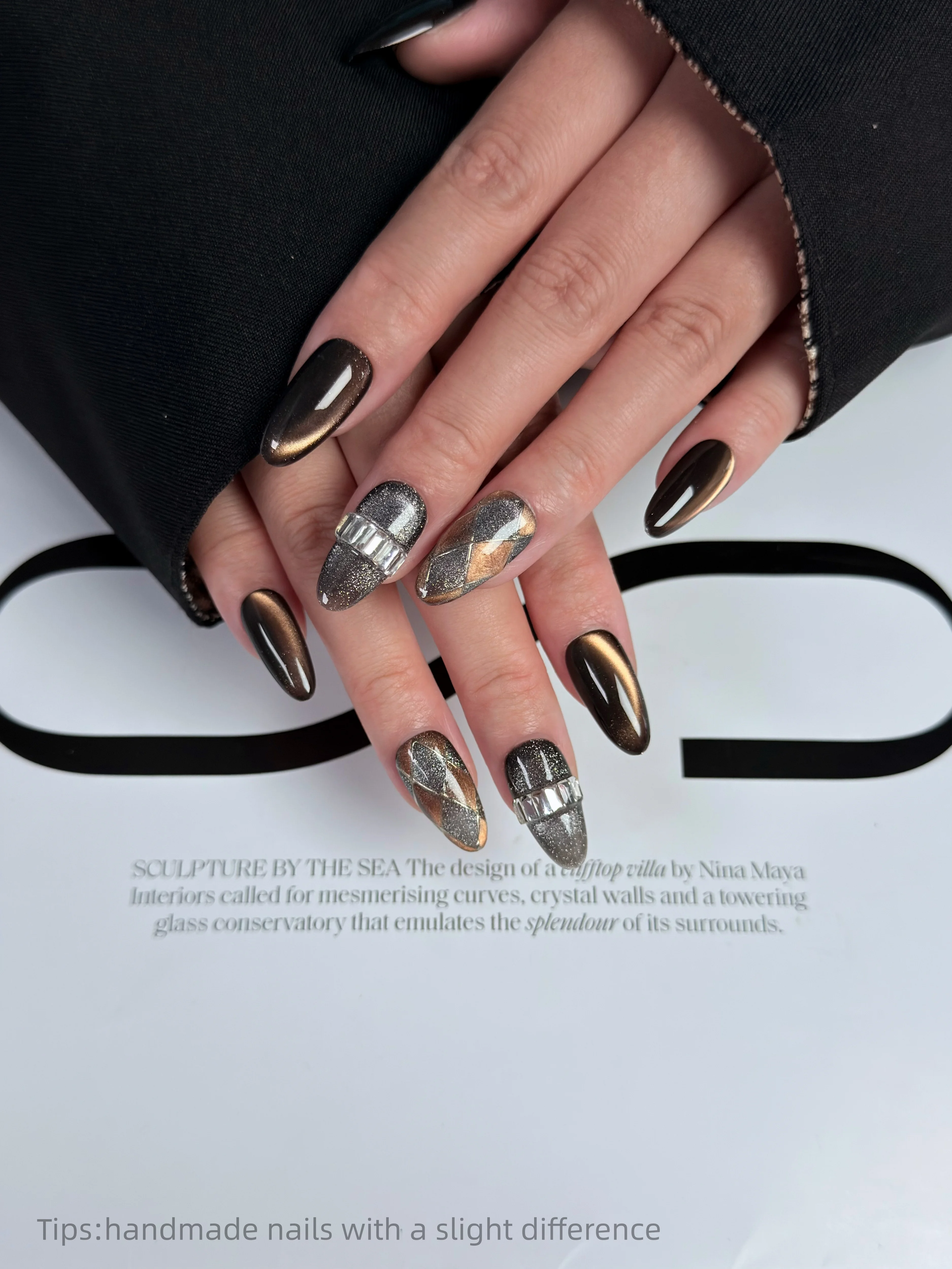 10 szt. Ręcznie robione ciemnobrązowe czarne paznokcie z efektem kociego oka, brokatem i diamentami, naklejane, migdałowe, długotrwałe, wielokrotnego użytku, błyszczące sztuczne paznokcie dla dziewcząt.