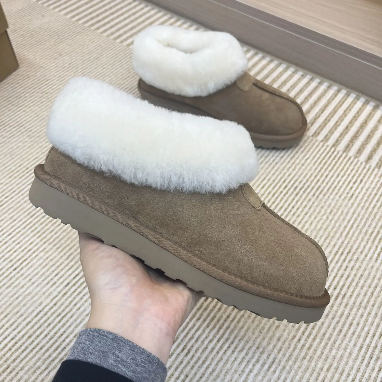 

2025 Women's Winter Suede Shearling-Lined Clog Mule Snow Boots Comfortable Office Chunky Sole Warm Shoes