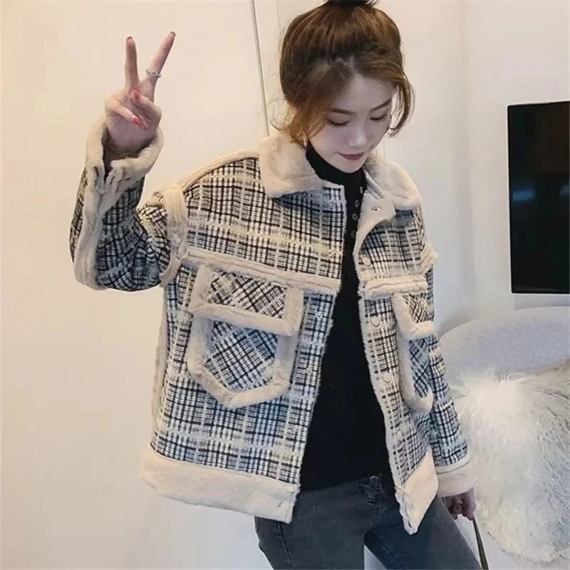 

2024 Korean Fashion Lntegrated Fur And Leather Ladies Coat Autumn Winter Short Lattice Female Jacket Loose Fitting Women Outwear