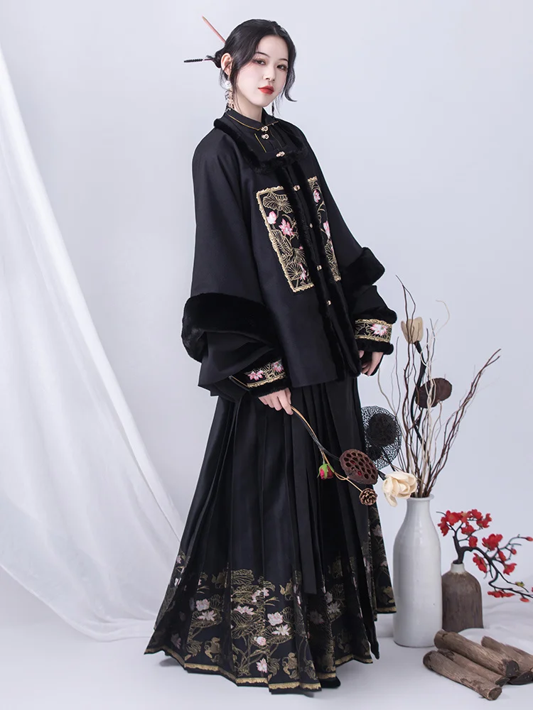 

UMI MAO Hanfu Woven Gold Horse Face Skirts Black Patch Suit Improvement 2023 Spring Summer Hanfu Women's Half Skirt Femme