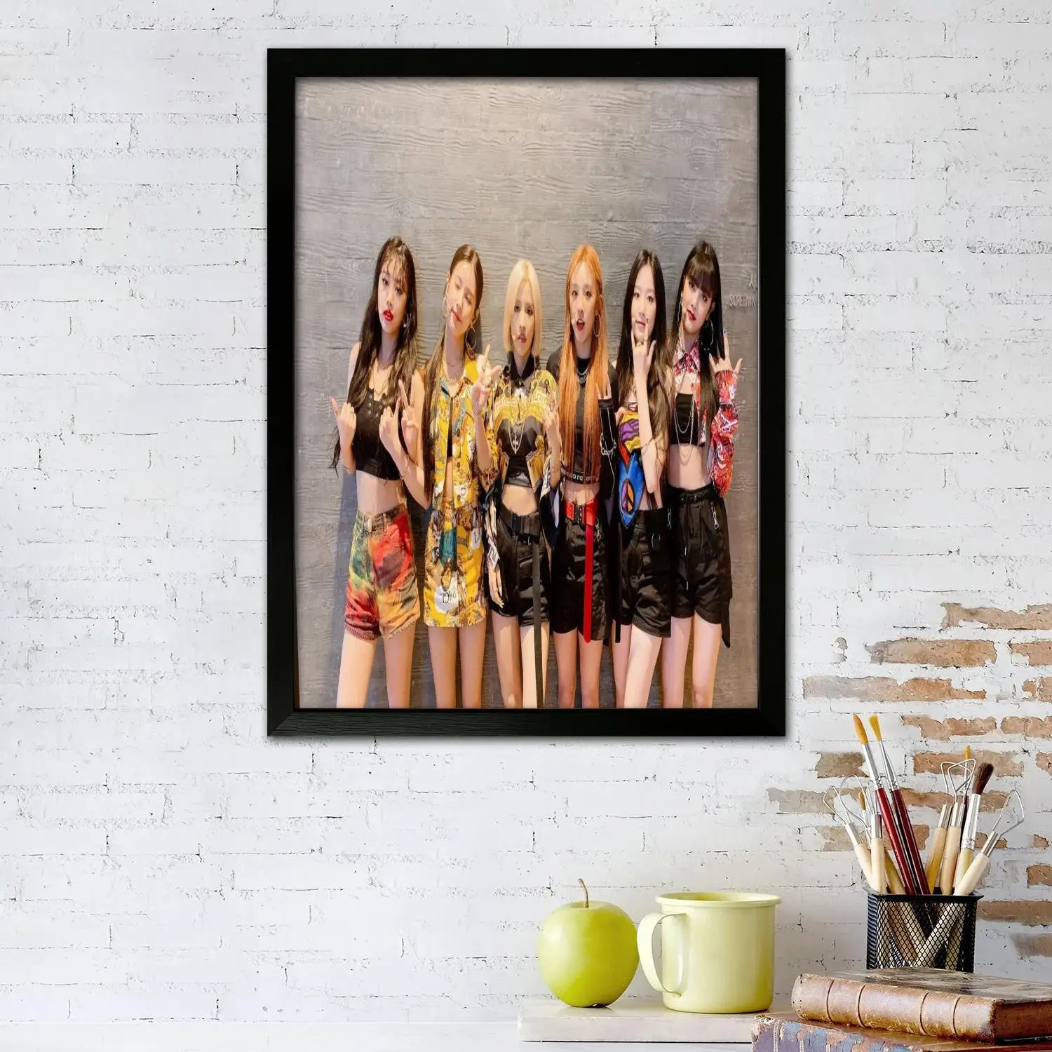 gidle singing Canvas Art Poster and Wall Art, Picture Print, Modern Family, Bedroom Decor, Posters,Decorative painting