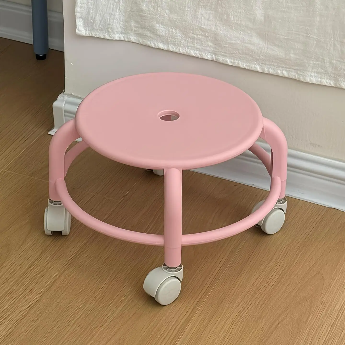 家庭用のユニバーサルホイール付き回転可能な小型スツール、耐久性と堅牢性に優れた靴交換用スライドホイール、移動可能な子供用スツール