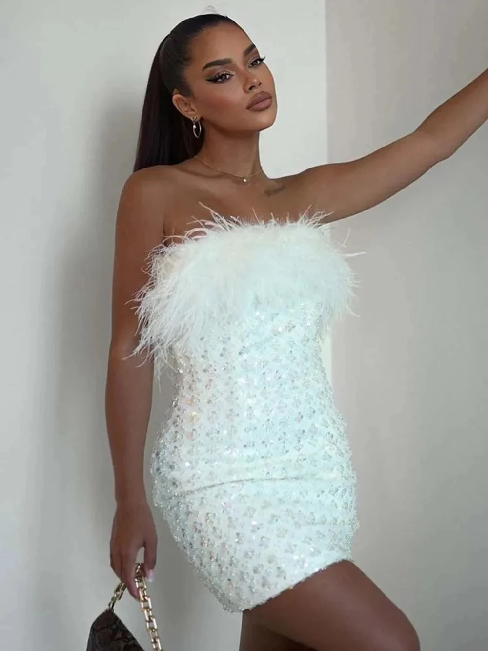 

Sexy Strapless Feather Sequins Beading White Mini Women Celebrity Dress 2024 Elegant Party Evening Stage Performance Vestido