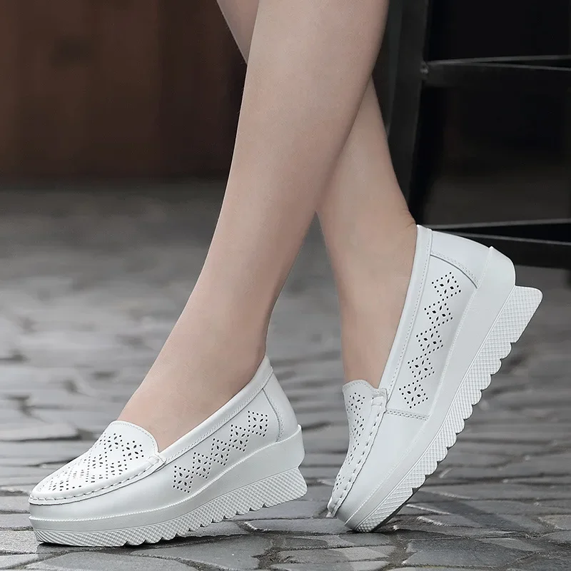 Fashion Breathable Mom Shoes Women Genuine Leather Shoes with Low Heels Slip on Casual   Women Loafers Soft Nurse Shoes