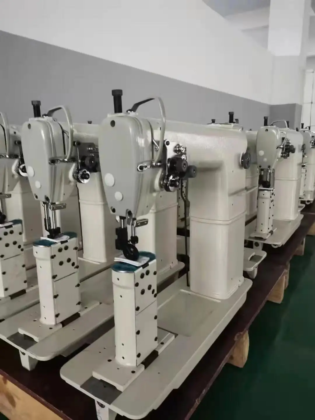 DS-820 Double Needle Post Bed  Industrial Sewing Machine