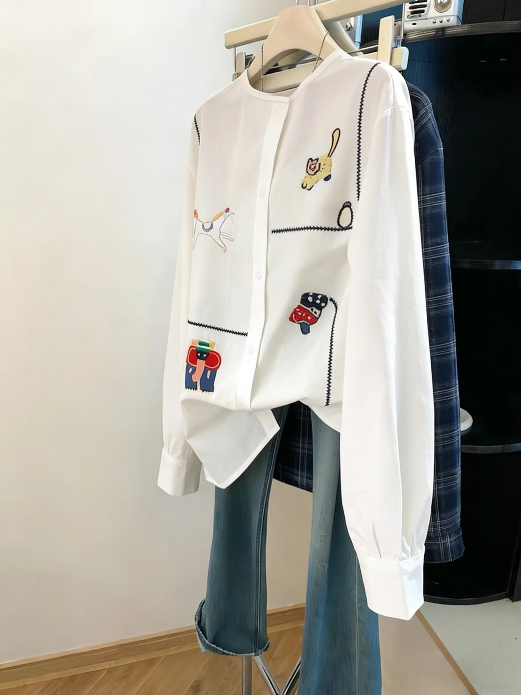 

Casual Loose Long Sleeve Embroidered Shirt Youth Spring Summer Design Versatile Loose Fit Casual Style Men's Shirt