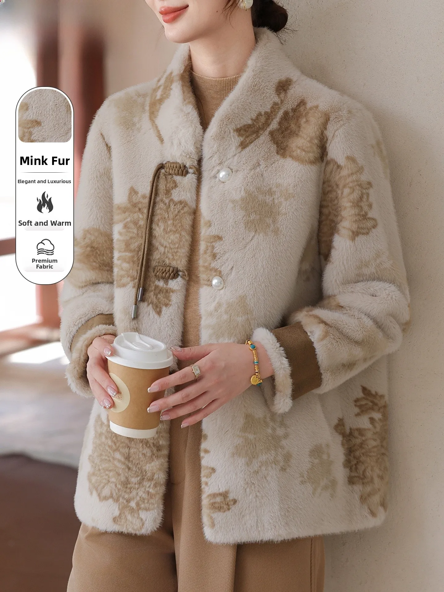 

Faionable Mid-aged Women's Fur Coat Inteated Leather And Fur Winter Outerwear Traditional Chinese Sle Warmth Windproof