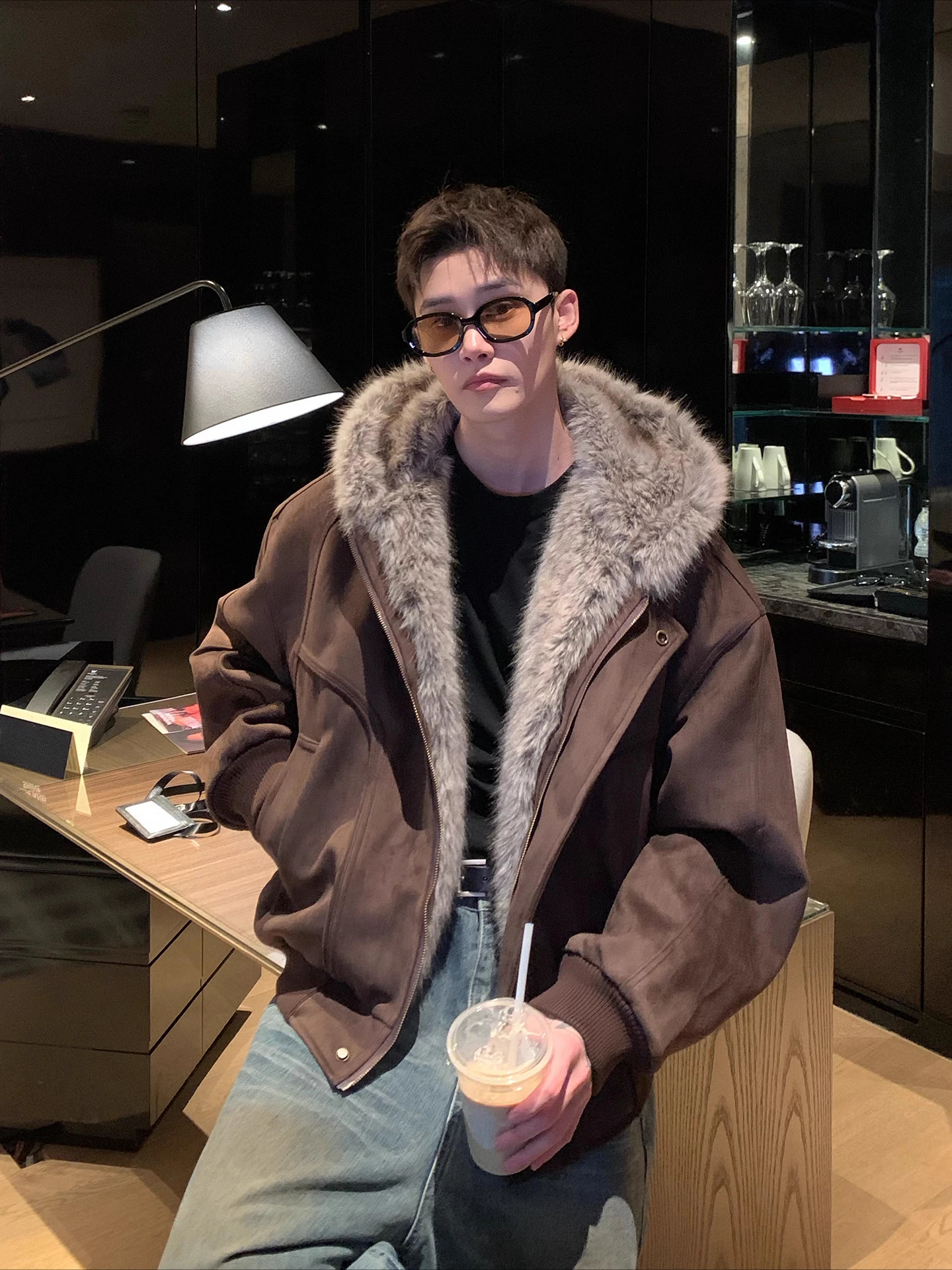 سترات رجالية شتوية جديدة لعام 2025 بقلنسوة موضة مبطنة بالصوف بلون سادة وأكمام طويلة معاطف تزيين للجيب وسيم للرجال #3