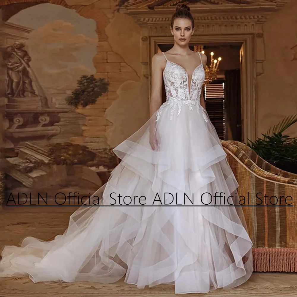 

Sexy Spaghetti Straps V Neck Ruffles Wedding Dress Vestidos De Novia Backless Illuison Applique Sweep Train Robe Bridal Gown