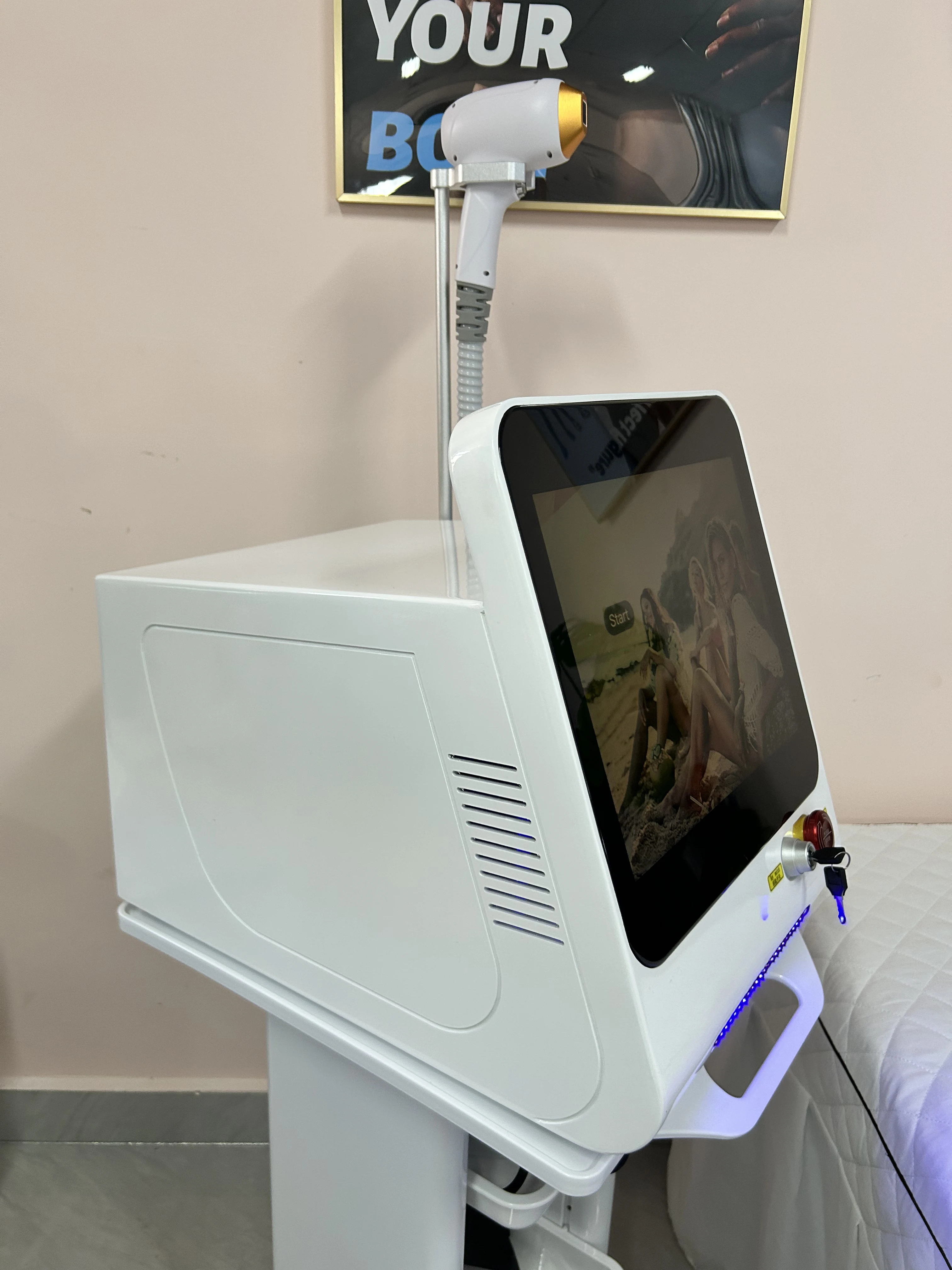 Dispositivo portátil de remoção de pelos a laser de diodo 808nm, máquina de resfriamento de gelo para redução permanente indolor de pelos, clínicas de salão de beleza